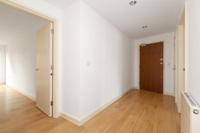 Flat for sale in Eden Grove, London