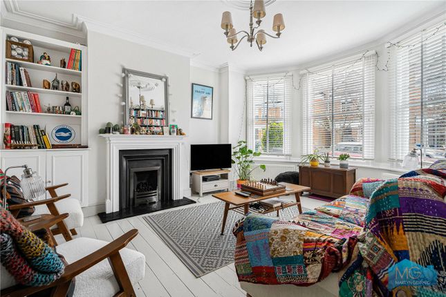 39, Sedgemere Avenue, London photo 2