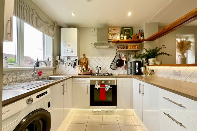 45, Open Hearth Close, Pontypool photo 3