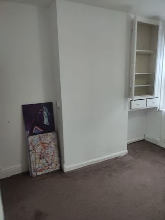 Flat to rent in Somerset Road, Coventry