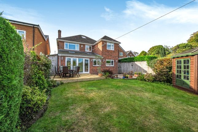 5, Chevet Grove, West Yorkshire photo 2
