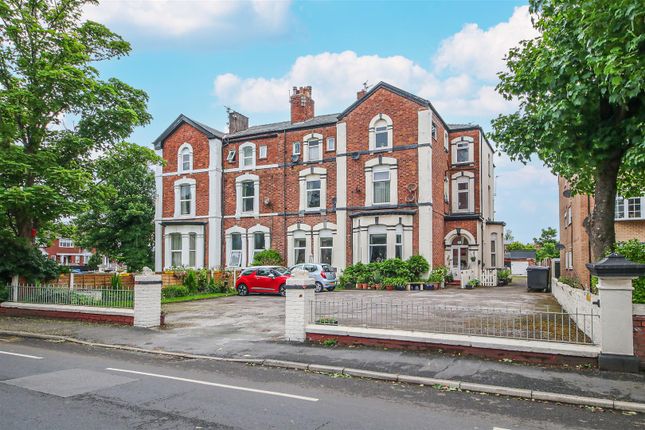 Thumbnail Flat for sale in Queens Road, Southport
