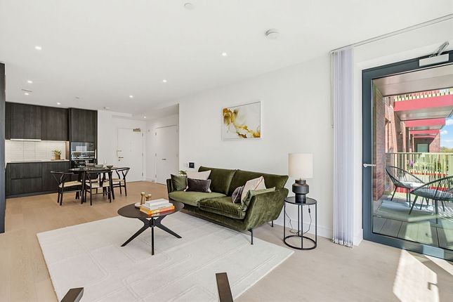 405, Belfield Mansions, Heygate Street, SE17, London photo 5