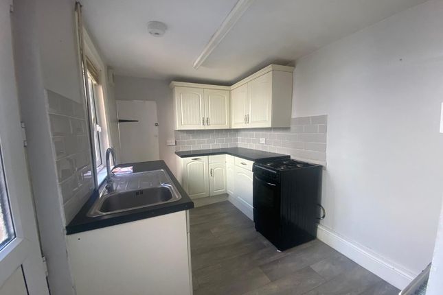 40, Poplar Street, Wellingborough photo 2