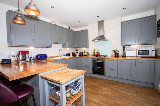 3, Beechwood Avenue, Chorleywood photo 3