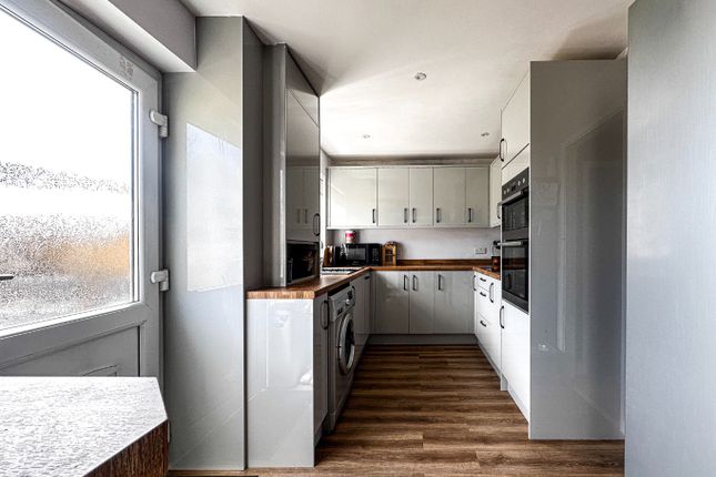 17 Ash Close, Bridgwater, Somerset photo 4