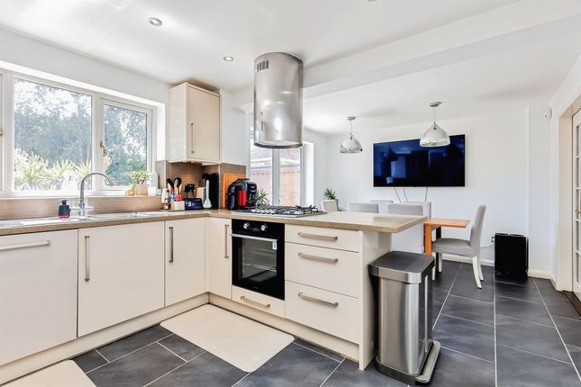 12, Wilkie Close, KETTERING photo 4