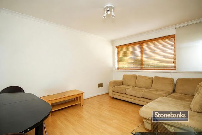 Parkgate Road, London photo 4