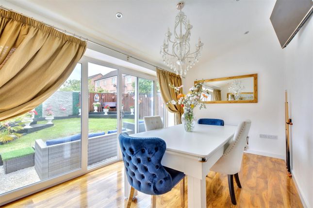 15, Pella Grove, Nottingham photo 2