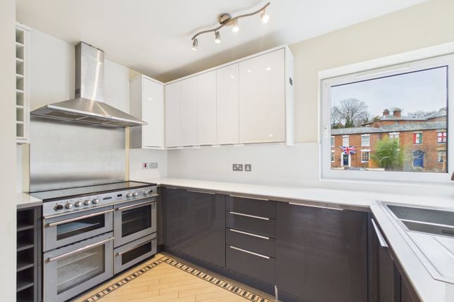 14, Diglis Court, Worcester photo 4