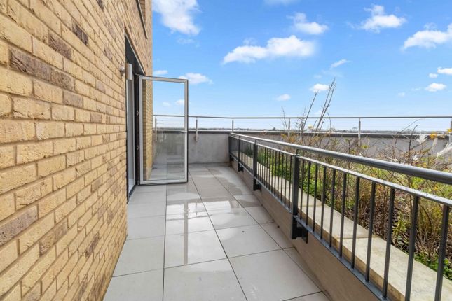 Flat for sale in Samuelson House, Greenview Court, Southall, Greater London