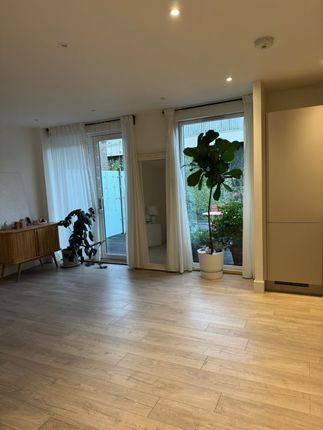 Flat 4 Maison House, 2 Acton Walk, London photo 4