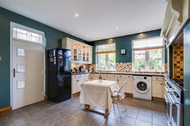 8, Sandal Avenue, Wakefield photo 3