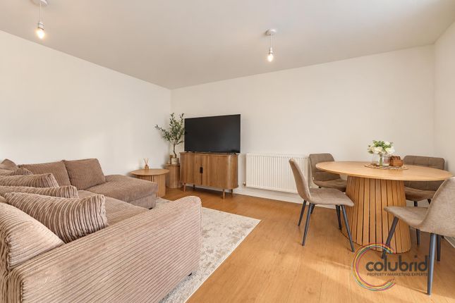 Sunliner Way, South Ockendon photo 3