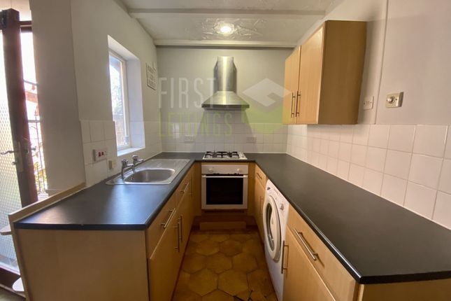Terraced house to rent in Barclay Street, West End