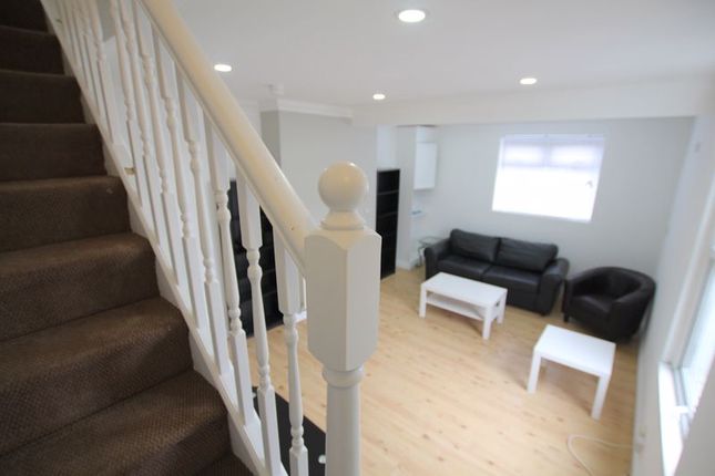 Flat 2, 60, Claude Road, Cardiff photo 3