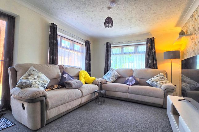 18, Whimbrel Drive, Bradwell photo 2