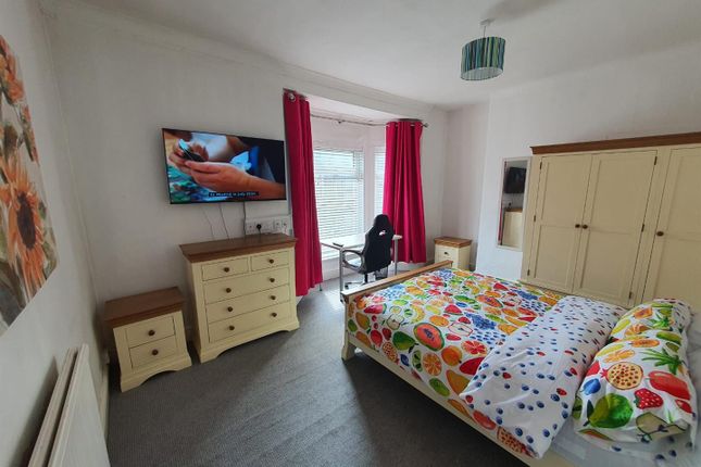2, Falmouth Street, Hull photo 5