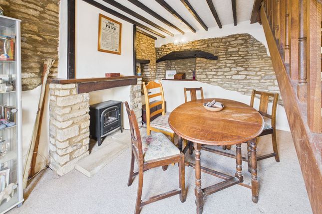 Watchmans Cottage, 3 Station Road, Carterton photo 3
