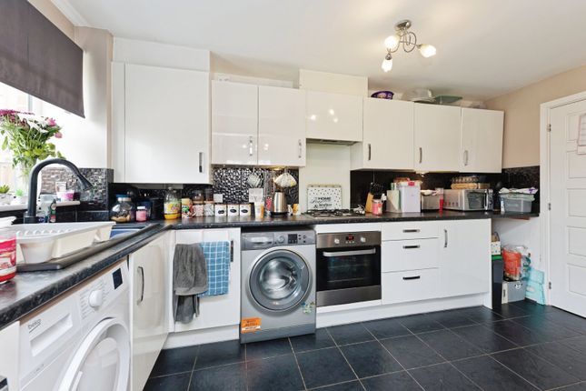 46, Garner Drive, Canterbury photo 4
