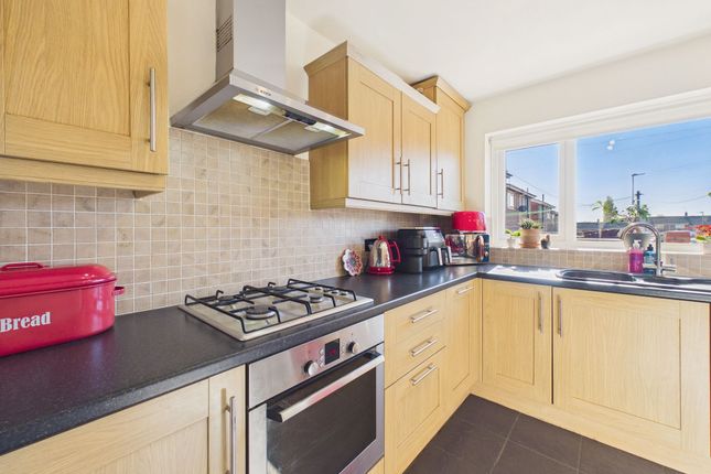 38 Creslow, Gateshead photo 3