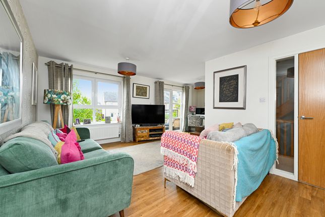 70, Burnbrae Road, Bonnyrigg photo 2