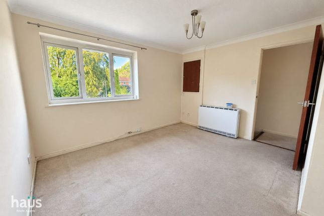 16, Goodall Close, Gillingham photo 4
