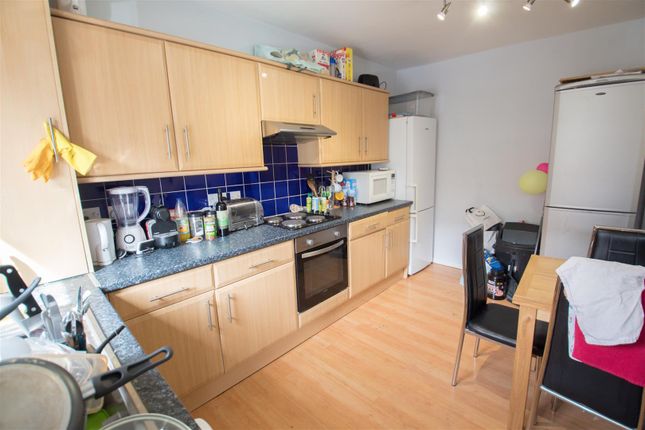 Trelawn Avenue, Leeds photo 4