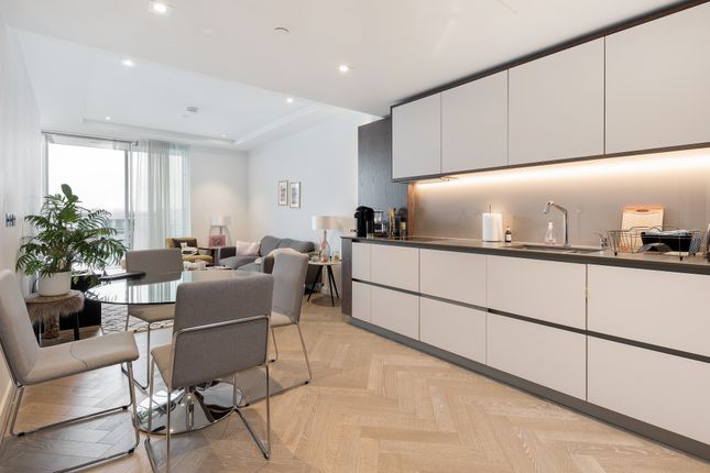Flat to rent in L-000459, 4 Circus Road West, Battersea