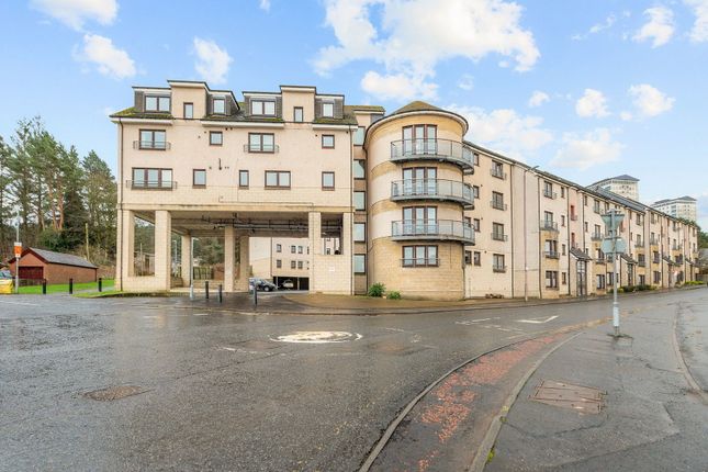 3-bed flat on 2,Flat 6, James Short Park, Falkirk, £195,000