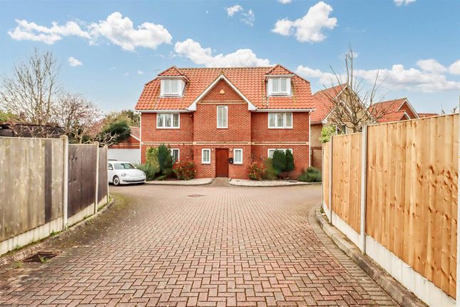 Detached house for sale in Ivy Gate Close, Wickford