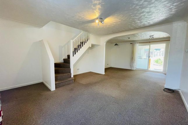 6 Locksley Mews, Tennyson Close, Yarmouth photo 4