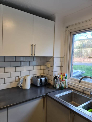 Park Barn Drive, Guildford photo 5