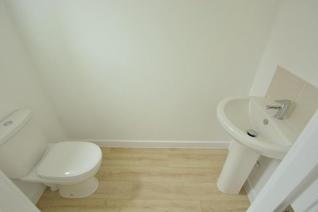 12, Platinum Way, Corfe Mullen photo 3