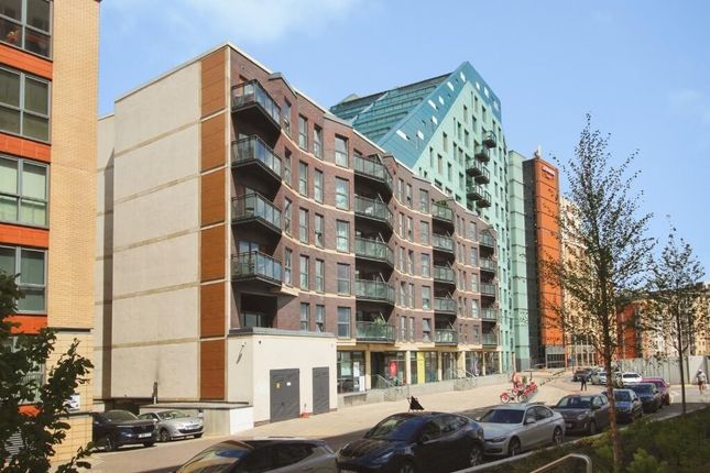2-bed flat on Flat 301, 1 Brewery Wharf, Waterloo Street, LEEDS, £80,000