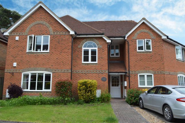 Thumbnail Flat for sale in 1 Rectory Close, Wokingham