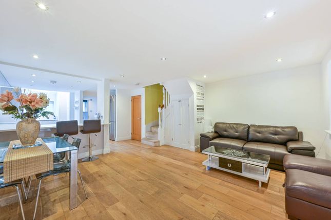 Thumbnail Property to rent in Telegraph Place, Isle Of Dogs, London