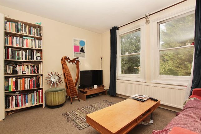 Flat 2, 1, Cranwich Road, London photo 4