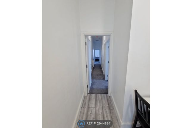 A, Queens Road, Beeston photo 3