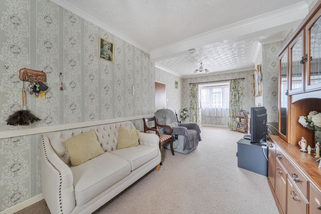 38, Elmina Road, Swindon photo 4