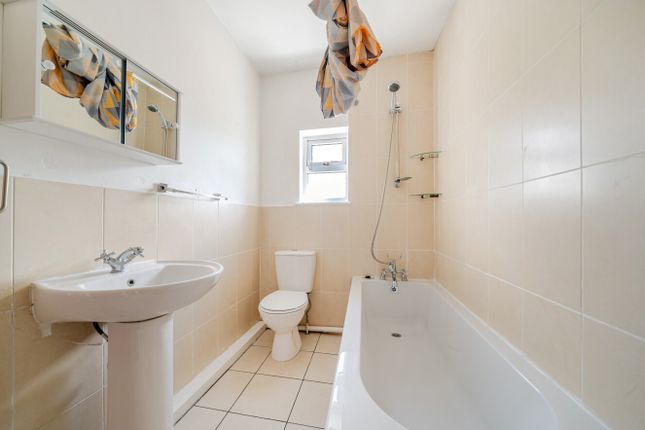 205, Warren Terrace, Shirebrook photo 3