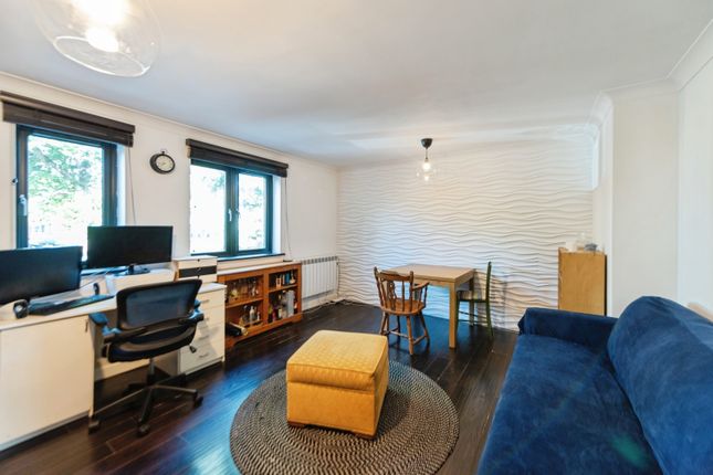 Flat 4,, Twin Oaks, Southampton photo 2