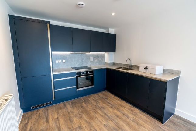 Thumbnail Flat to rent in Blue Boar Wharf, Glenway Road, Rochester, Kent