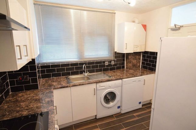 Flat 10, Grateley House Dilton Gardens, London photo 2