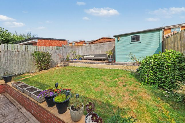 12, Rosedale Avenue, Chesterfield photo 4