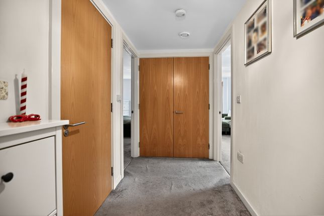 126, Wingate Square, London photo 3