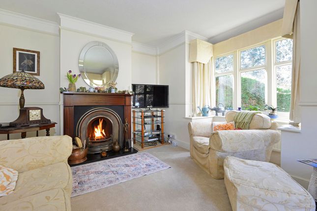 Oak Tree Cottage Knowle Lane, Cranleigh photo 3