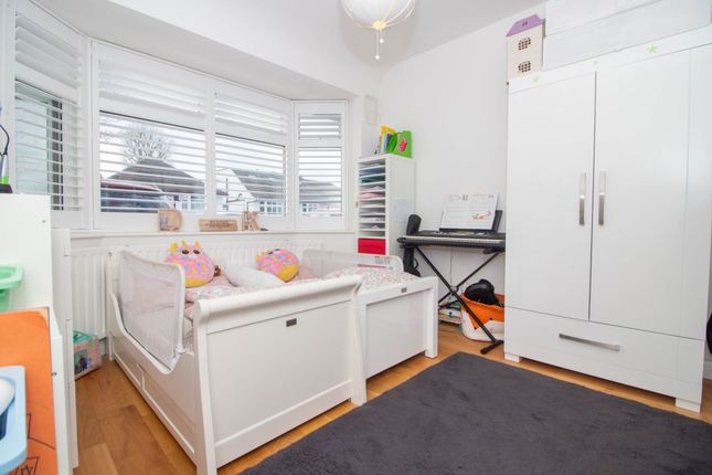 75 Compton Place, Watford photo 3