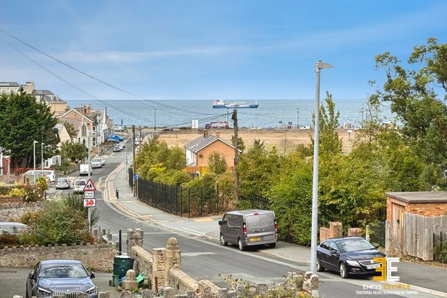 32, St. Margarets Drive, Llandudno photo 3