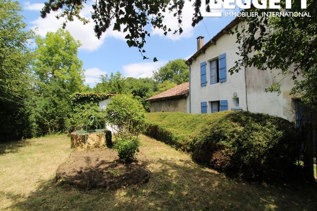 Thumbnail Villa for sale in Luchapt, Vienne, Nouvelle-Aquitaine